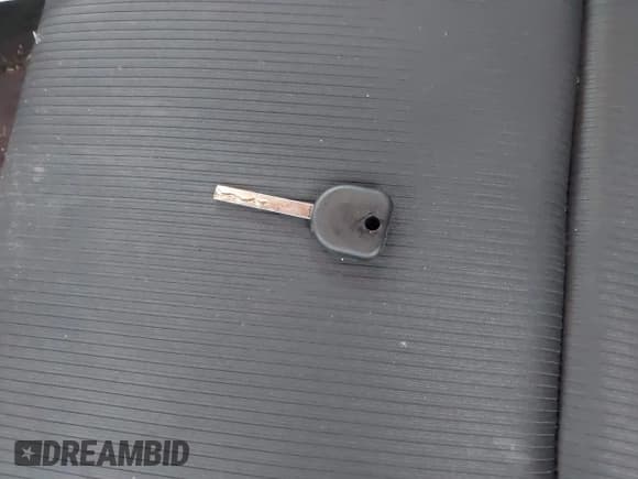 ✅ 2011 Chevrolet Camaro 1LT • VIN: 2G1FB1EDXB9161866 • Lot: 43741313. Wystawiony na IAAI z przebiegiem Nie podano. Bezpłatny archiwum sprzedaży aukcyjnych z USA i szczegółowy raport historii pojazdu na DreamBid. Zdjęcie 9.