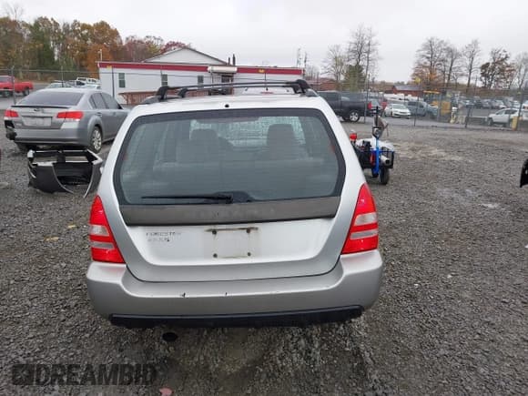 ✅ 2004 Subaru Forester XS • VIN: JF1SG65604H721338 • Lot: 43562108. Listed on IAAI with 194,707 mi. Free auction sales archive from the USA and detailed vehicle history report at DreamBid. Image 17.