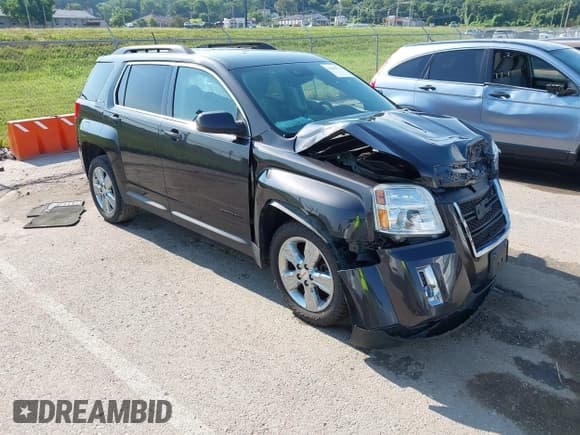 ✅ 2015 GMC Terrain SLE • VIN: 2GKALREK4F6371127 • Лот: 42682136. Опубликован ранее на IAAI с пробегом 112 503 миль. Бесплатный доступ к архиву аукционных продаж из США и подробный отчёт об истории автомобиля на DreamBid. Изображение 1.