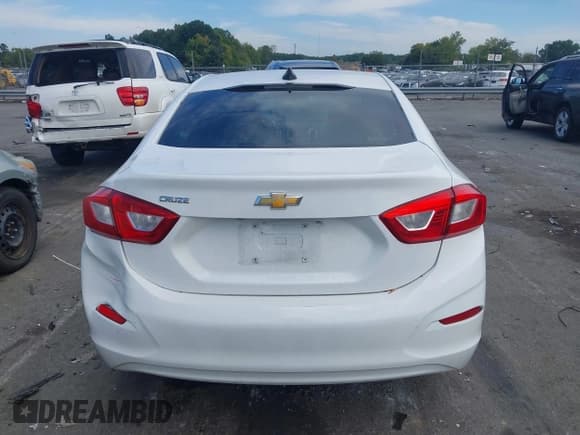 ✅ 2018 Chevrolet Cruze LS • VIN: 1G1BC5SM3J7154006 • Lot: 43304387. Listed on IAAI with 118,821 mi. Free auction sales archive from the USA and detailed vehicle history report at DreamBid. Image 16.