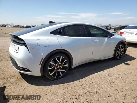 2024 Toyota Prius SE z VIN JTDACACU2R3017135, wystawiony jako Copart lot #68220315 z przebiegiem 16 476 mil mil oraz Szkoda całkowita • Salvage title. Historia ofert i sprzedaży dostępna na DreamBid. Obrazek 3.