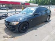 ✅ 2006 BMW 3 Series 325i • VIN: WBAVB13596KX65960 • Лот: 42460430. Опубликован ранее на IAAI с пробегом 331 860 миль. Бесплатный доступ к архиву аукционных продаж из США и подробный отчёт об истории автомобиля на DreamBid. Изображение 2.