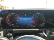 ✅ 2025 Mercedes-Benz GLA 250 • VIN: W1N4N4GB7SJ639323 • Лот: 70459795. Опубликован ранее на Copart с пробегом 11 552 миль. Бесплатный доступ к архиву аукционных продаж из США и подробный отчёт об истории автомобиля на DreamBid. Изображение 9.