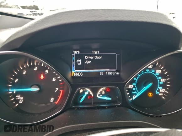 ✅ 2016 Ford Escape SE • VIN: 1FMCU9GX1GUA25156 • Lot: 93859015. Wystawiony na Copart z przebiegiem 119 857 mil. Bezpłatny archiwum sprzedaży aukcyjnych z USA i szczegółowy raport historii pojazdu na DreamBid. Zdjęcie 9.