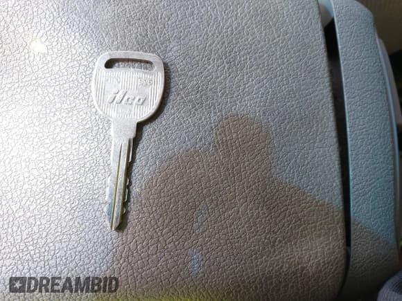 ✅ 2003 GMC Sonoma SLS • VIN: 1GTCS19X838142020 • Lot: 41297220. Wystawiony na IAAI z przebiegiem 378 855 mil. Bezpłatny archiwum sprzedaży aukcyjnych z USA i szczegółowy raport historii pojazdu na DreamBid. Zdjęcie 11.