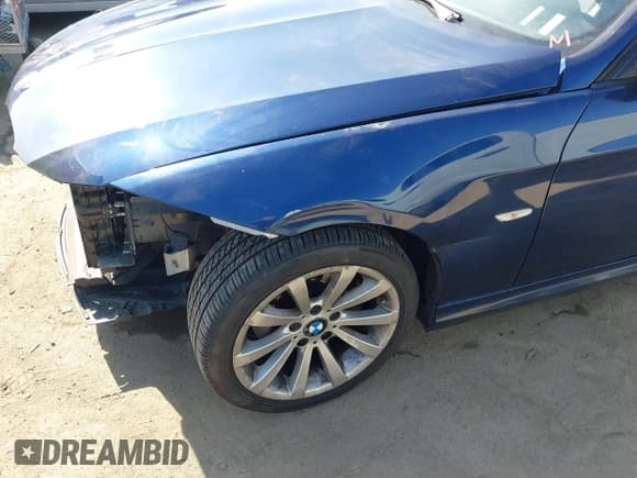 ✅ 2011 BMW 3 Series 328i • VIN: WBAPH5G59BNM72013 • Lot: 41970086. Wystawiony na IAAI z przebiegiem 71 408 mil. Bezpłatny archiwum sprzedaży aukcyjnych z USA i szczegółowy raport historii pojazdu na DreamBid. Zdjęcie 14.