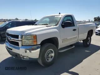 ✅ 2007 Chevrolet Silverado 2500HD 1LT • VIN: 1GCHC24K67E523960 • Лот: 68920995. Опубликован ранее на Copart с пробегом 259 706 миль. Бесплатный доступ к архиву аукционных продаж из США и подробный отчёт об истории автомобиля на DreamBid. Изображение 1.