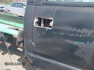 ✅ 1994 Chevrolet Silverado 2500 • VIN: 1GCFC24K6RE155578 • Lot: 42062238. Wystawiony na IAAI z przebiegiem 303 962 mil. Bezpłatny archiwum sprzedaży aukcyjnych z USA i szczegółowy raport historii pojazdu na DreamBid. Zdjęcie 6.