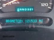 ✅ 2005 Chevrolet Silverado 2500HD LS • VIN: 1GCHK29U65E151661 • Lot: 43589957. Wystawiony na IAAI z przebiegiem 121 533 mil. Bezpłatny archiwum sprzedaży aukcyjnych z USA i szczegółowy raport historii pojazdu na DreamBid. Zdjęcie 15.