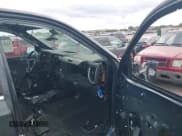 ✅ 2019 Chevrolet Silverado 1500 LTZ • VIN: 1GCUWEED1KZ212302 • Lot: 43483270. Wystawiony na IAAI z przebiegiem Nie podano. Bezpłatny archiwum sprzedaży aukcyjnych z USA i szczegółowy raport historii pojazdu na DreamBid. Zdjęcie 5.