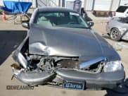 ✅ 2000 Ford Crown Victoria • VIN: 2FAFP73W8YX116581 • Lot: 42426805. Wystawiony na Copart z przebiegiem 122 218 mil. Bezpłatny archiwum sprzedaży aukcyjnych z USA i szczegółowy raport historii pojazdu na DreamBid. Zdjęcie 5.