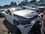✅ 2022 Toyota Mirai XLE • VIN: JTDAAAAA4NA006979 • Lot: 63668764. Wystawiony na Copart z przebiegiem Nie podano. Bezpłatny archiwum sprzedaży aukcyjnych z USA i szczegółowy raport historii pojazdu na DreamBid. Zdjęcie 4.