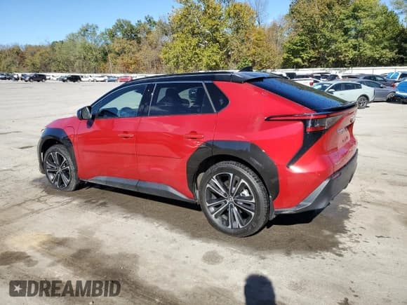 ✅ 2024 Toyota bZ4X XLE • VIN: JTMABACA0RA053717 • Lot: 86874945. Wystawiony na Copart z przebiegiem 8 070 mil. Bezpłatny archiwum sprzedaży aukcyjnych z USA i szczegółowy raport historii pojazdu na DreamBid. Zdjęcie 2.