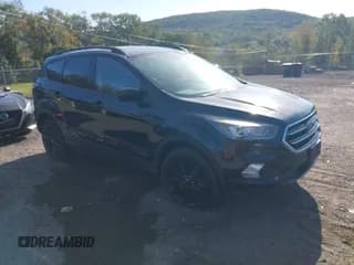 ✅ 2017 Ford Escape SE • VIN: 1FMCU9G99HUD47742 • Lot: 43352343. Wystawiony na IAAI z przebiegiem 110 857 mil. Bezpłatny archiwum sprzedaży aukcyjnych z USA i szczegółowy raport historii pojazdu na DreamBid. Zdjęcie 1.
