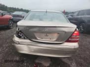 ✅ 2002 Mercedes-Benz C 230/260/280/320 • VIN: WDBRF61J32E006122 • Lot: 67344195. Wystawiony na Copart z przebiegiem 61 240 mil. Bezpłatny archiwum sprzedaży aukcyjnych z USA i szczegółowy raport historii pojazdu na DreamBid. Zdjęcie 6.