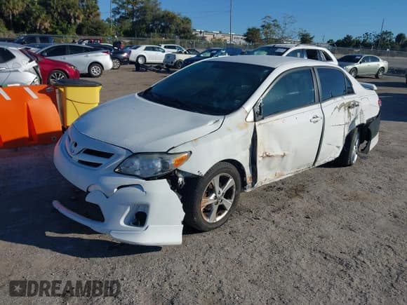 ✅ 2013 Toyota Corolla LE • VIN: 5YFBU4EE8DP202962 • Lot: 43701903. Wystawiony na IAAI z przebiegiem 124 248 mil. Bezpłatny archiwum sprzedaży aukcyjnych z USA i szczegółowy raport historii pojazdu na DreamBid. Zdjęcie 20.