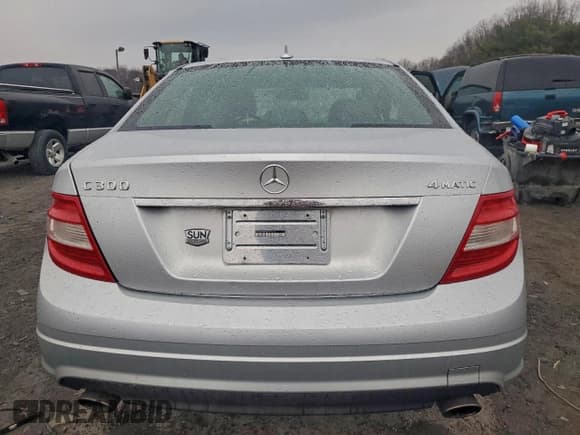 ✅ 2010 Mercedes-Benz C 300 Sport • VIN: WDDGF8BB9AR111272 • Lot: 96284365. Listed on Copart with 179,138 mi. Free auction sales archive from the USA and detailed vehicle history report at DreamBid. Image 6.