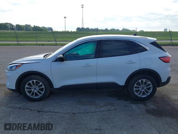 ✅ 2022 Ford Escape SE • VIN: 1FMCU9G63NUA65601 • Lot: 43060001. Wystawiony na IAAI z przebiegiem 62 985 mil. Bezpłatny archiwum sprzedaży aukcyjnych z USA i szczegółowy raport historii pojazdu na DreamBid. Zdjęcie 14.
