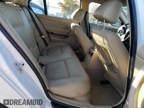 ✅ 2007 BMW 3 Series 328i • VIN: WBAVC53597FZ70211 • Lot: 86897965. Listed on Copart with 180,582 mi. Free auction sales archive from the USA and detailed vehicle history report at DreamBid. Image 10.