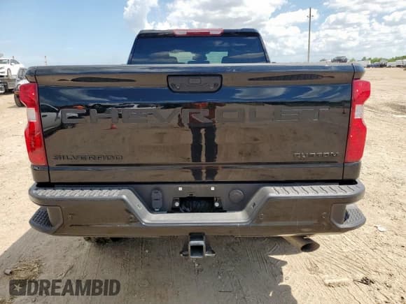 ✅ 2024 Chevrolet Silverado 2500HD Custom • VIN: 2GC4YME70R1267163 • Lot: 66001665. Wystawiony na Copart z przebiegiem 7 209 mil. Bezpłatny archiwum sprzedaży aukcyjnych z USA i szczegółowy raport historii pojazdu na DreamBid. Zdjęcie 6.