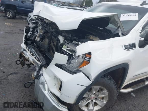 ✅ 2020 GMC Sierra 1500 SLE • VIN: 3GTU9BED9LG223510 • Лот: 41685604. Опубликован ранее на IAAI с пробегом 85 677 миль. Бесплатный доступ к архиву аукционных продаж из США и подробный отчёт об истории автомобиля на DreamBid. Изображение 17.