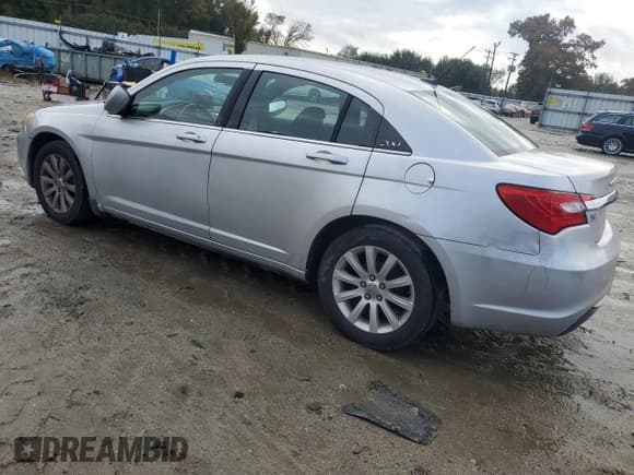 ✅ 2011 Chrysler 200 Touring • VIN: 1C3BC1FB1BN507790 • Лот: 90285575. Опубликован ранее на Copart с пробегом 146 810 миль. Бесплатный доступ к архиву аукционных продаж из США и подробный отчёт об истории автомобиля на DreamBid. Изображение 2.