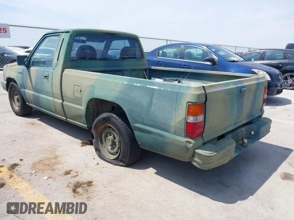 ✅ 1992 Dodge RAM • VIN: JB7FL24W7NP004167 • Lot: 43144410. Listed on IAAI with 100,780 mi. Free auction sales archive from the USA and detailed vehicle history report at DreamBid. Image 3.