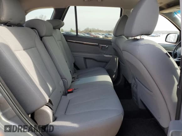 ✅ 2010 Hyundai Santa Fe GL • VIN: 5NMSG3AB9AH401702 • Lot: 48332795. Listed on Copart with 181,008 mi. Free auction sales archive from the USA and detailed vehicle history report at DreamBid. Image 11.