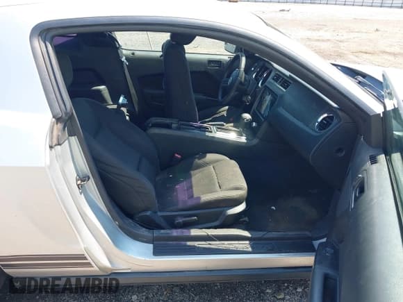 ✅ 2012 Ford Mustang V6 • VIN: 1ZVBP8AM4C5234747 • Lot: 43123966. Listed on IAAI with 196,457 mi. Free auction sales archive from the USA and detailed vehicle history report at DreamBid. Image 5.