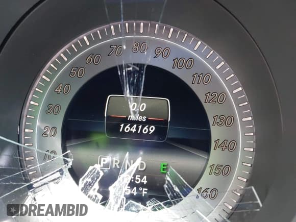 ✅ 2014 Mercedes-Benz C 250 • VIN: WDDGJ4HBXEG288865 • Lot: 43670758. Listed on IAAI with 164,169 mi. Free auction sales archive from the USA and detailed vehicle history report at DreamBid. Image 15.