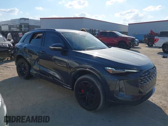 ✅ 2025 Audi Q5 Premium Plus • VIN: WA12AAGU6S2020551 • Lot: 43399256. Wystawiony na IAAI z przebiegiem 556 mil. Bezpłatny archiwum sprzedaży aukcyjnych z USA i szczegółowy raport historii pojazdu na DreamBid. Zdjęcie 1.