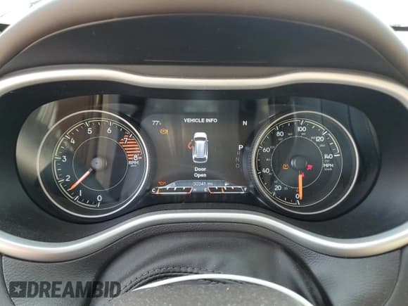 ✅ 2018 Jeep Cherokee Overland • VIN: 1C4PJMJXXJD516231 • Lot: 67133315. Wystawiony na Copart z przebiegiem 30 341 mil. Bezpłatny archiwum sprzedaży aukcyjnych z USA i szczegółowy raport historii pojazdu na DreamBid. Zdjęcie 9.