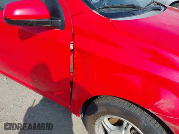 ✅ 2010 Chevrolet Aveo 1LT • VIN: KL1TD5DE1AB100478 • Lot: 42500788. Wystawiony na IAAI z przebiegiem 155 851 mil. Bezpłatny archiwum sprzedaży aukcyjnych z USA i szczegółowy raport historii pojazdu na DreamBid. Zdjęcie 6.