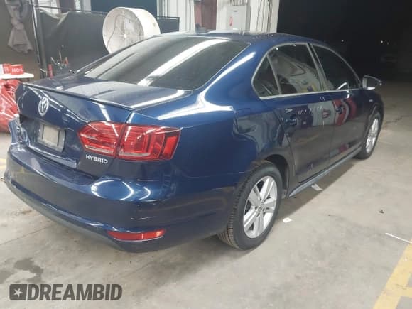 ✅ 2013 Volkswagen Jetta Hybrid • VIN: 3VW637AJ3DM296990 • Лот: 43764624. Опубликован ранее на IAAI с пробегом 76 616 миль. Бесплатный доступ к архиву аукционных продаж из США и подробный отчёт об истории автомобиля на DreamBid. Изображение 4.