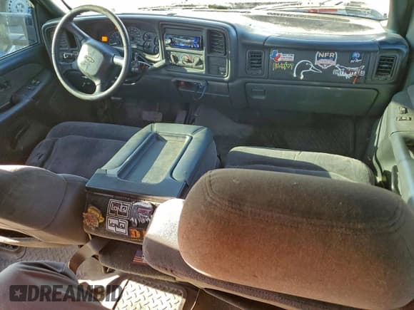 ✅ 2002 Chevrolet Silverado 2500HD LS • VIN: 1GCHC29192E142757 • Lot: 95698785. Wystawiony na Copart z przebiegiem 261 144 mil. Bezpłatny archiwum sprzedaży aukcyjnych z USA i szczegółowy raport historii pojazdu na DreamBid. Zdjęcie 8.