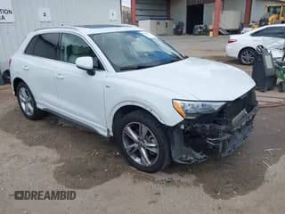 ✅ 2020 Audi Q3 S line Premium • VIN: WA1DECF34L1023960 • Lot: 43343516. Wystawiony na IAAI z przebiegiem 84 506 mil. Bezpłatny archiwum sprzedaży aukcyjnych z USA i szczegółowy raport historii pojazdu na DreamBid. Zdjęcie 1.