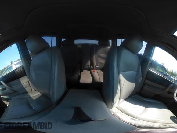 ✅ 2011 Toyota Highlander • VIN: 5TDBK3EH6BS043597 • Lot: 42695614. Listed on IAAI with 244,111 mi. Free auction sales archive from the USA and detailed vehicle history report at DreamBid. Image 18.