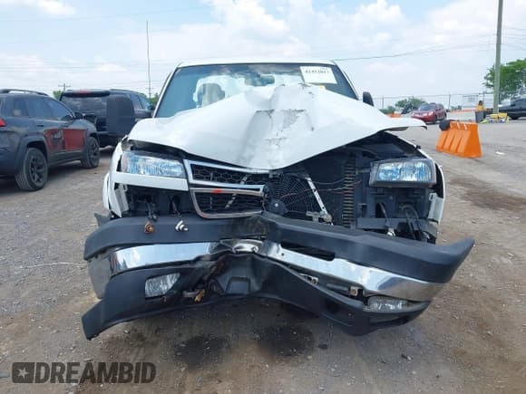 ✅ 2006 Chevrolet Silverado 2500HD LT3 • VIN: 1GCHK23D86F179644 • Лот: 42412017. Опубликован ранее на IAAI с пробегом 431 521 миль. Бесплатный доступ к архиву аукционных продаж из США и подробный отчёт об истории автомобиля на DreamBid. Изображение 12.