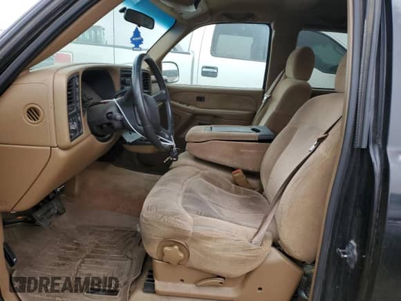 2000 Chevrolet Silverado 1500 LT z VIN 2GCEK19T3Y1154611, wystawiony jako Copart lot #66749694 z przebiegiem 186 003 mil mil oraz Szkoda całkowita • Salvage title. Historia ofert i sprzedaży dostępna na DreamBid. Obrazek 7.