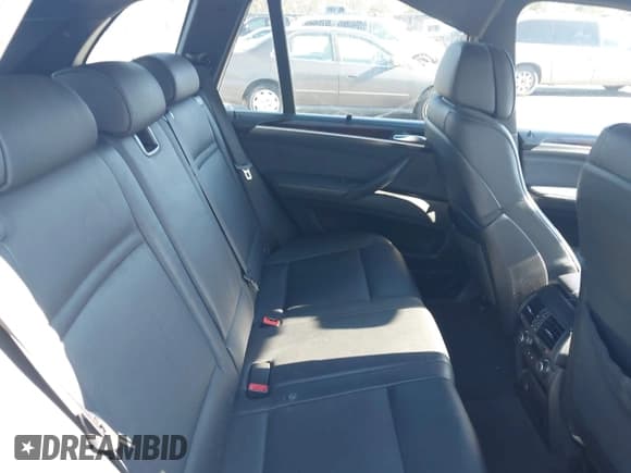 ✅ 2012 BMW X5 50i • VIN: 5UXZV8C59CL425927 • Lot: 43917996. Listed on IAAI with 121,518 mi. Free auction sales archive from the USA and detailed vehicle history report at DreamBid. Image 8.