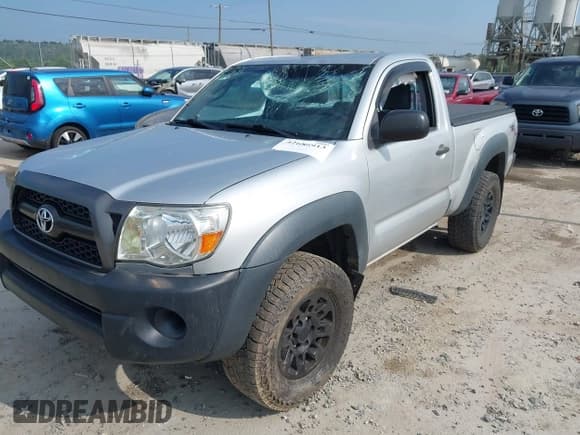 ✅ 2011 Toyota Tacoma • VIN: 5TFPX4EN5BX002830 • Lot: 42688913. Listed on IAAI with 229,264 mi. Free auction sales archive from the USA and detailed vehicle history report at DreamBid. Image 17.