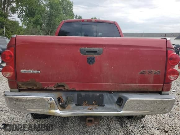 2007 Dodge 3500 Laramie z VIN 3D7MX39A47G801021, wystawiony jako Copart lot #69497085 z przebiegiem 163 637 mil mil oraz Czysty tytuł • Clean title. Historia ofert i sprzedaży dostępna na DreamBid. Obrazek 6.