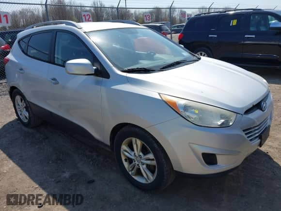 ✅ 2010 Hyundai Tucson GLS • VIN: KM8JUCAC1AU046574 • Lot: 42112198. Wystawiony na IAAI z przebiegiem 140 238 mil mil. Skorzystaj z bezpłatnego archiwum sprzedaży aukcyjnych z USA i zobacz szczegółowy raport historii pojazdu na DreamBid. Zdjęcie 1.