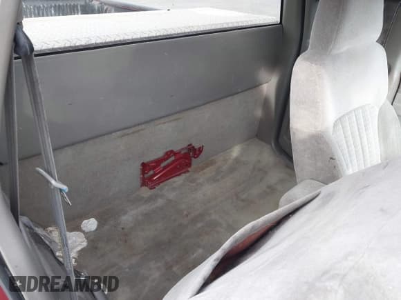 ✅ 2002 Chevrolet S-10 • VIN: 1GCCS19W928137964 • Лот: 41692833. Опубликован ранее на IAAI с пробегом 233 830 миль. Бесплатный доступ к архиву аукционных продаж из США и подробный отчёт об истории автомобиля на DreamBid. Изображение 8.