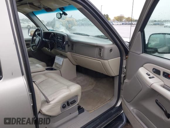 ✅ 2002 Chevrolet Suburban LT • VIN: 1GNFK16Z62J137108 • Lot: 43494567. Listed on IAAI with 158,079 mi. Free auction sales archive from the USA and detailed vehicle history report at DreamBid. Image 5.