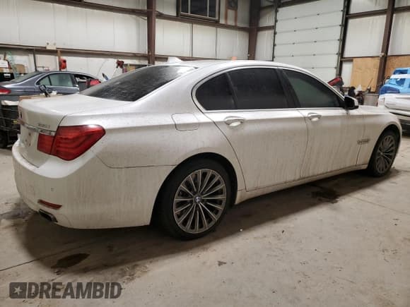 ✅ 2010 BMW 7 Series 750i xDrive • VIN: WBAKC6C57ACL67811 • Lot: 93270825. Listed on Copart with 183,890 mi. Free auction sales archive from the USA and detailed vehicle history report at DreamBid. Image 3.