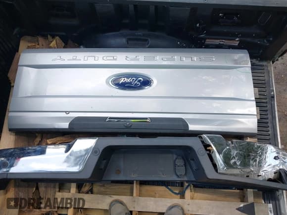 ✅ 2017 Ford F-250 Lariat • VIN: 1FT7W2BT7HEC06656 • Lot: 42826452. Wystawiony na IAAI z przebiegiem 123 947 mil. Bezpłatny archiwum sprzedaży aukcyjnych z USA i szczegółowy raport historii pojazdu na DreamBid. Zdjęcie 12.