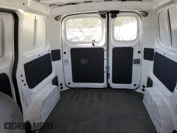 ✅ 2019 Nissan NV200 S • VIN: 3N6CM0KN1KK708776 • Lot: 85269665. Wystawiony na Copart z przebiegiem 131 002 mil. Bezpłatny archiwum sprzedaży aukcyjnych z USA i szczegółowy raport historii pojazdu na DreamBid. Zdjęcie 10.