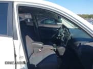 ✅ 2007 Toyota Matrix XR • VIN: 2T1KR30E47C643513 • Lot: 43713985. Listed on IAAI with 133,237 mi. Free auction sales archive from the USA and detailed vehicle history report at DreamBid. Image 5.