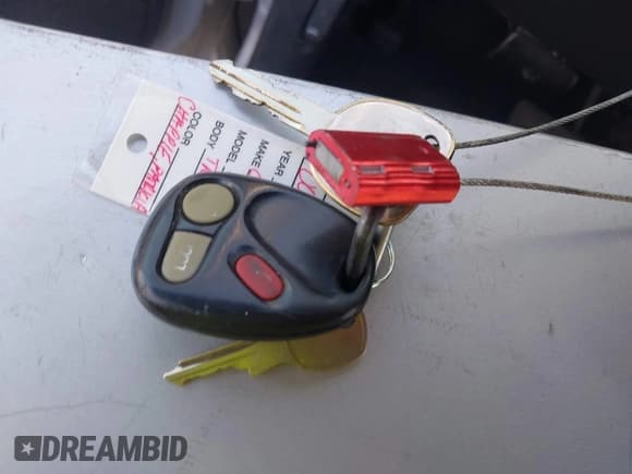 ✅ 2002 GMC Sierra 1500 • VIN: 1GTEC19T42Z311588 • Лот: 42484628. Опубликован ранее на IAAI с пробегом 175 809 миль. Бесплатный доступ к архиву аукционных продаж из США и подробный отчёт об истории автомобиля на DreamBid. Изображение 11.